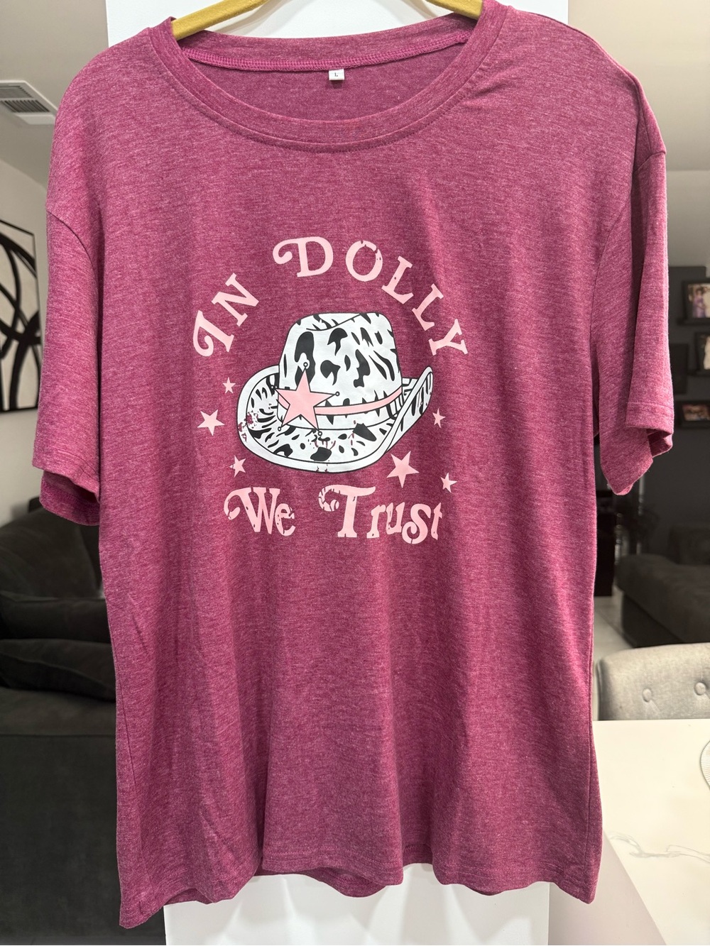 Graphic Tee IN DOLLY We Trust  - Pink Heather p2p 21